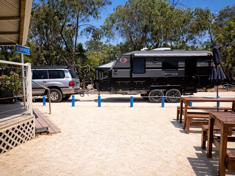 Estuary Holidyay Park reception and caravan